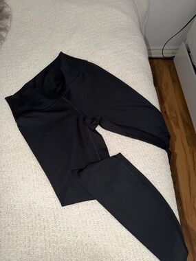 Black airlift alo High-Waist Leggings